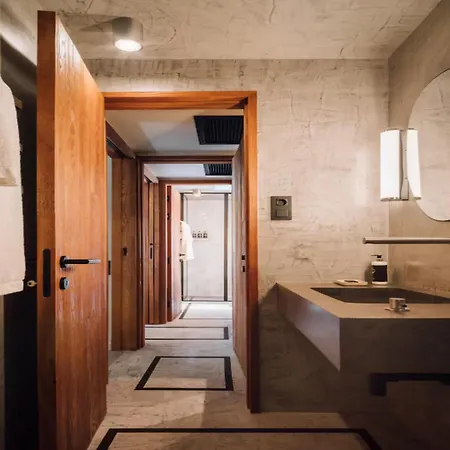 Amazing With Private Heated Pool