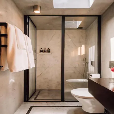 Amazing With Private Heated Pool